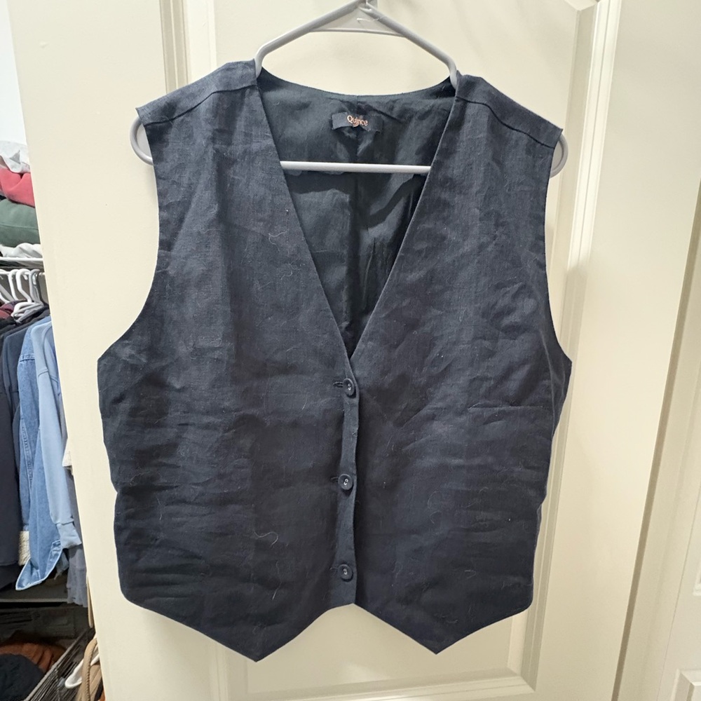 Quince European Linen Vest in Black
